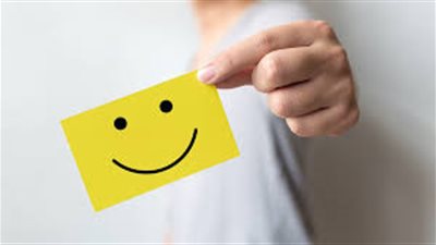 خبيرة علاقات: الشعور بالسعادة قرار (فيديو)