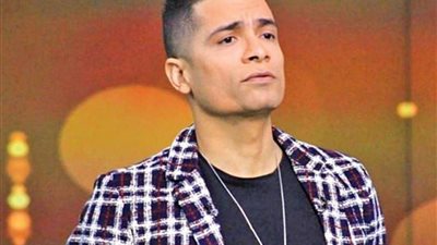 عمرو عنكيلي: كنت باخد حسن شاكوش معايا الأفراح وأحسابه من أجري