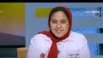  جامعة النهضة تقدم منحة لـ رحاب محمود لدراسة العلاج الطبيعي