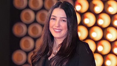 كندة علوش تبهر جمهورها بإطلالة سوداء 