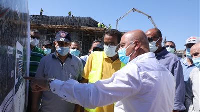 وزير النقل يتابع مشروعات توسعة الطريق القاهرة-الإسكندرية الصحراوي