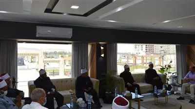 محافظ أسوان يشيد بروح التلاحم بين الجهات الحكومية والمؤسسات الدينية  