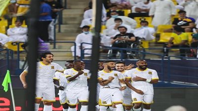 بمشاركة حجازي.. اتحاد جدة يمزق شباك النصر بثلاثية ويتصدر الدوري السعودي