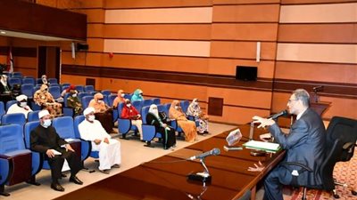 عميد كلية الدراسات الإسلامية: الفهم الصحيح يتطلب الإلمام بقواعد اللغة