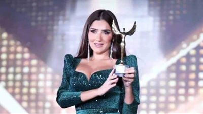 مي عمر تحصد جائزة أفضل ممثلة عن دورها في 