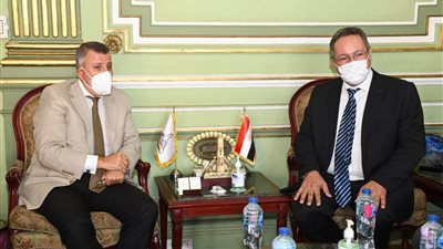 توقيع مذكرة تفاهم بين جامعتي عين شمس وجوستاف إيفل بفرنسا