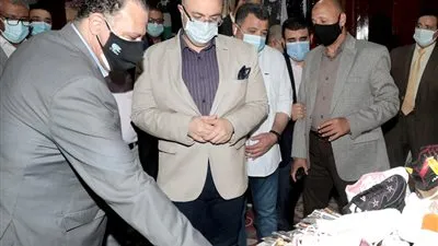 إفتتاح معرض توزيع 6500 زيًا مدرسيًا على الأسر الأولى بالرعاية ببني سويف (صور)