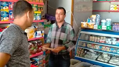 ضبط 50 جوال مواد غذائية غير صالحة وتحرير 6 مخالفات بالمنيا 