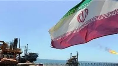 خبراء: إيران تحاول تحسين صورة حزب الله في لبنان بعد تراجع شعبيته بإرسال النفط