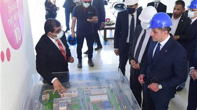 جولة تفقدية لرئيس هيئة الاستثمار بالمنطقة الحرة في 
