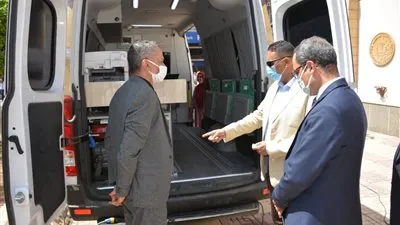 محافظ الدقهلية يتفقد سيارة التوثيق المتنقلة 