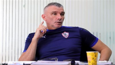 كارتيرون يحسم موقفه النهائي من الرحيل عن الزمالك 