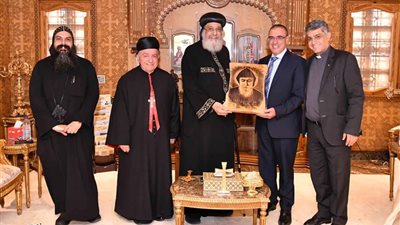 مطران الكنيسة المارونية وممثلين عن 