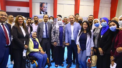 وزيرة التضامن تكرم الفريق الفائز ببطولة الدوري الرياضي للمتعافين من الإدمان