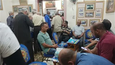 العشرات يشاركون في عزاء البطل 