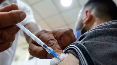 تاج الدين: يمكن التطعيم بلقاحي كورونا والإنفلونزا معا بشرط (فيديو)