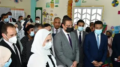 محافظ الفيوم: المدارس المجتمعية فرصة ثانية لمن يلتحقوا بالتعليم الأساسي 