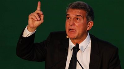 كيف جاء رد رئيس برشلونة على بيان كومان؟