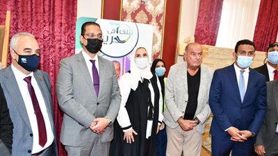 محافظ الفيوم: المبادرات الرئاسية بر الأمان للأسرة المصرية (صور)