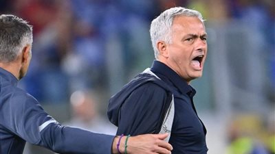 مورينيو يعلق على واقعة طرد نجم روما