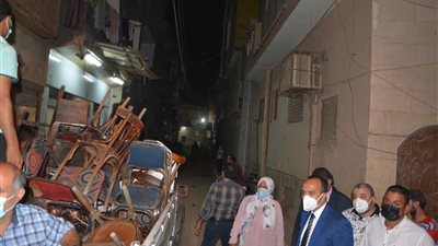 تشميع مقاهٍ وضبط 20 شيشة خلال حملة في المنيا.. صور 