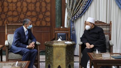 بمناسبة العام الدراسي.. شيخ الأزهر يضاعف الدعم النقدي لمستحقي الزكاة في أكتوبر