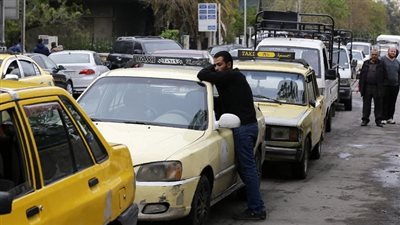 السوريون بين سندان الأزمات ومطرقة المانحين.. وخبير: النسب المزعومة غير حقيقية