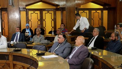 بحضور أعضاء 