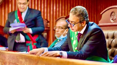 استمرار حبس الزوجة وعشيقها بعد ضبطهما داخل مسكن الزوجية بشبرا الخيمة