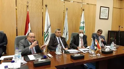 وزيران سابقان يبحثان مستقبل الطاقة في مصر على مائدة المهندسين المستديرة