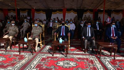 محافظ الفيوم وقائد 