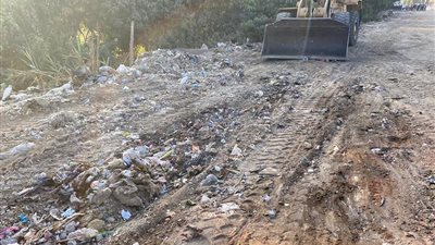 محافظ الإسماعيلية يتابع أعمال تطوير وإنشاء طريق أبو عطوة الرئيسي 