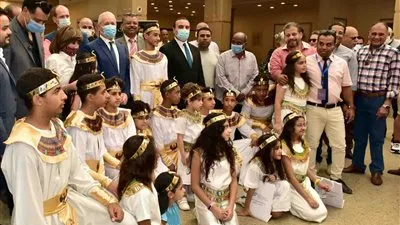 احتفالات فنية داخل معابد الأقصر لإحياء يوم الساحة العالمي.. 