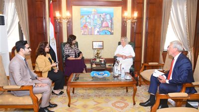 وزيرة الهجرة تعقد اجتماعًا تشاوريًا مع نظيرتها الهولندية خلال زيارتها إلى مصر