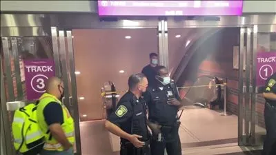 إصابة 9 أشخاص إثر عطل بسلّم متحرك في بوسطن الأمريكية