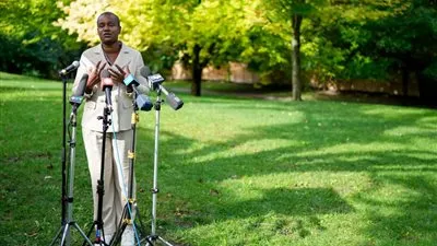 استقالة رئيسة حزب الخضر الكندي 