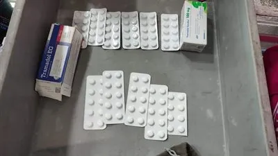 ضبط محاولة تهريب أقراص مخدرة بحوزة راكب بلجيكي بمطار الغردقة (صور)