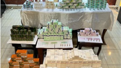 ضبط كميات كبيرة من الأقراص المخدرة والمنشطات مجهولة المصدر بالزاوية الحمراء