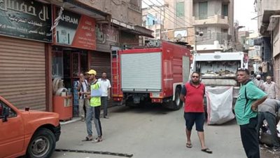 تنفيذ قرار الإخلاء الإداري لعقار يشكل خطورة بحي غرب المنصورة (صور) 