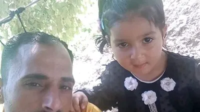 والد الطفلة 