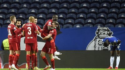 صلاح يُسجل هدفين.. ليفربول يكتسح بورتو بخماسية في دوري الأبطال