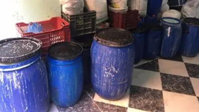 التحفظ على 4 آلاف لتر من المنظفات مجهولة المصدر بالإسكندرية