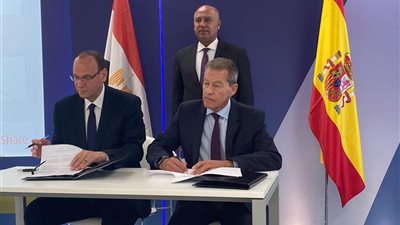 وزير النقل يشهد توقيع مذكرة تفاهم بين السكة الحديد وشركة تاليس 