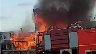 6 سيارات إطفاء للسيطرة على حريق جليم بالإسكندرية (صور)