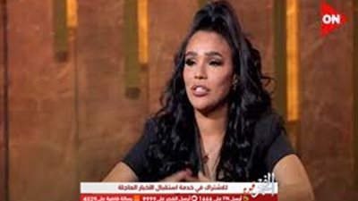 أمينة: والدتي ضربتني بسبب بدلة ضابط