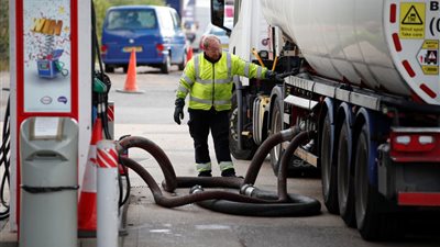 بريطانيا: أزمة الوقود أصبحت تحت السيطرة 
