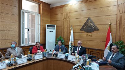 رئيس جامعة بنها: تطعيم 20 ألف طالب بلقاح فيروس كورونا