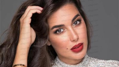 ياسمين صبري تخطف الأنظار بالأسود في أحدث ظهور