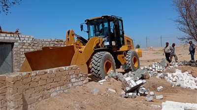 محافظ قنا: إزالة 365 حالة تعد منذ انطلاق الموجة الـ18