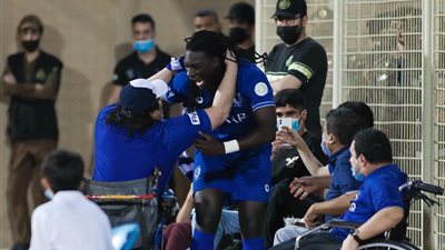 الهلال يسقط في فخ التعادل أمام الحزم بالدوري السعودي
